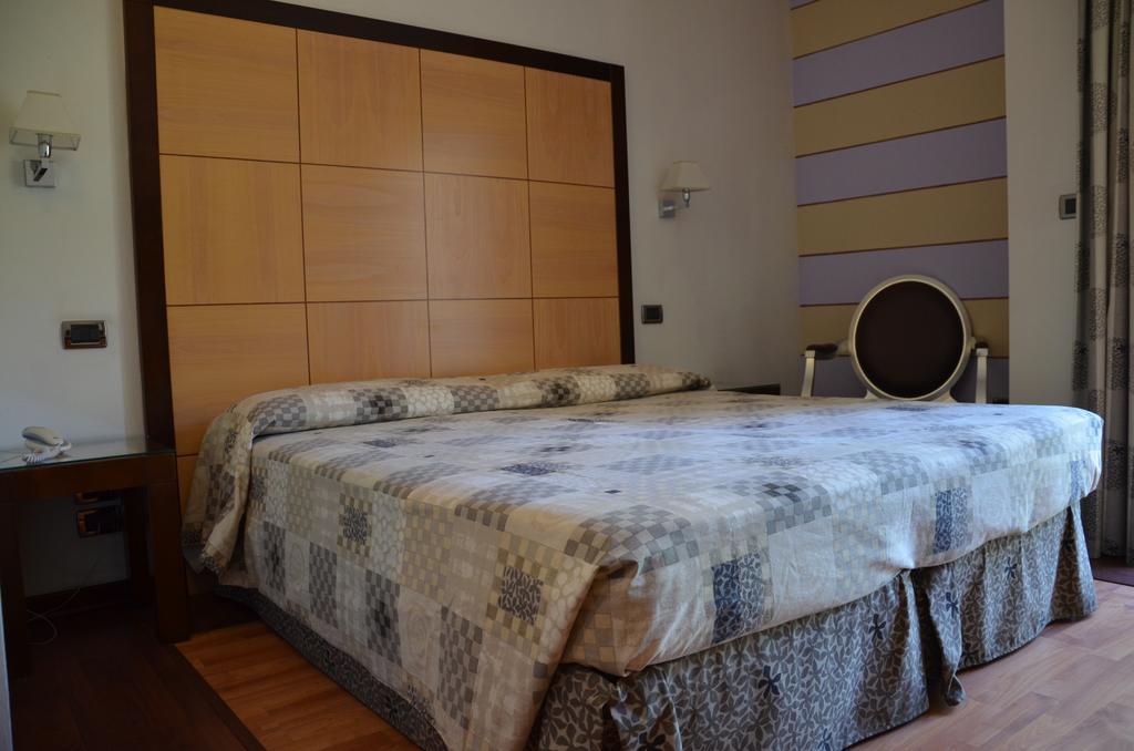 Regent Beach Hotel & Apartments Reggio di Calabria Buitenkant foto