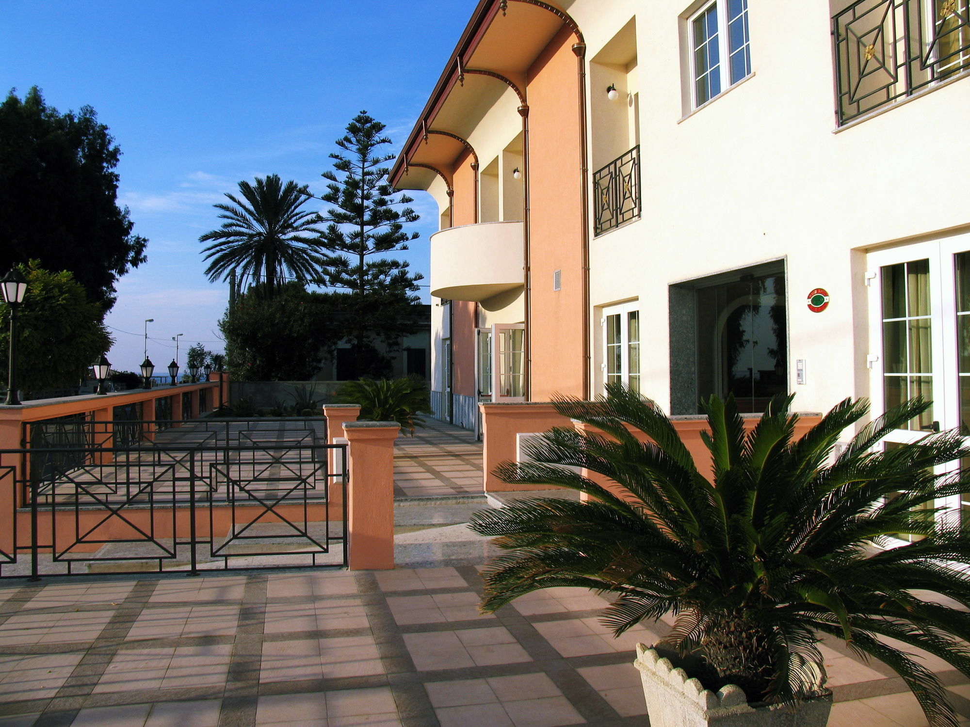 Regent Beach Hotel & Apartments Reggio di Calabria Buitenkant foto