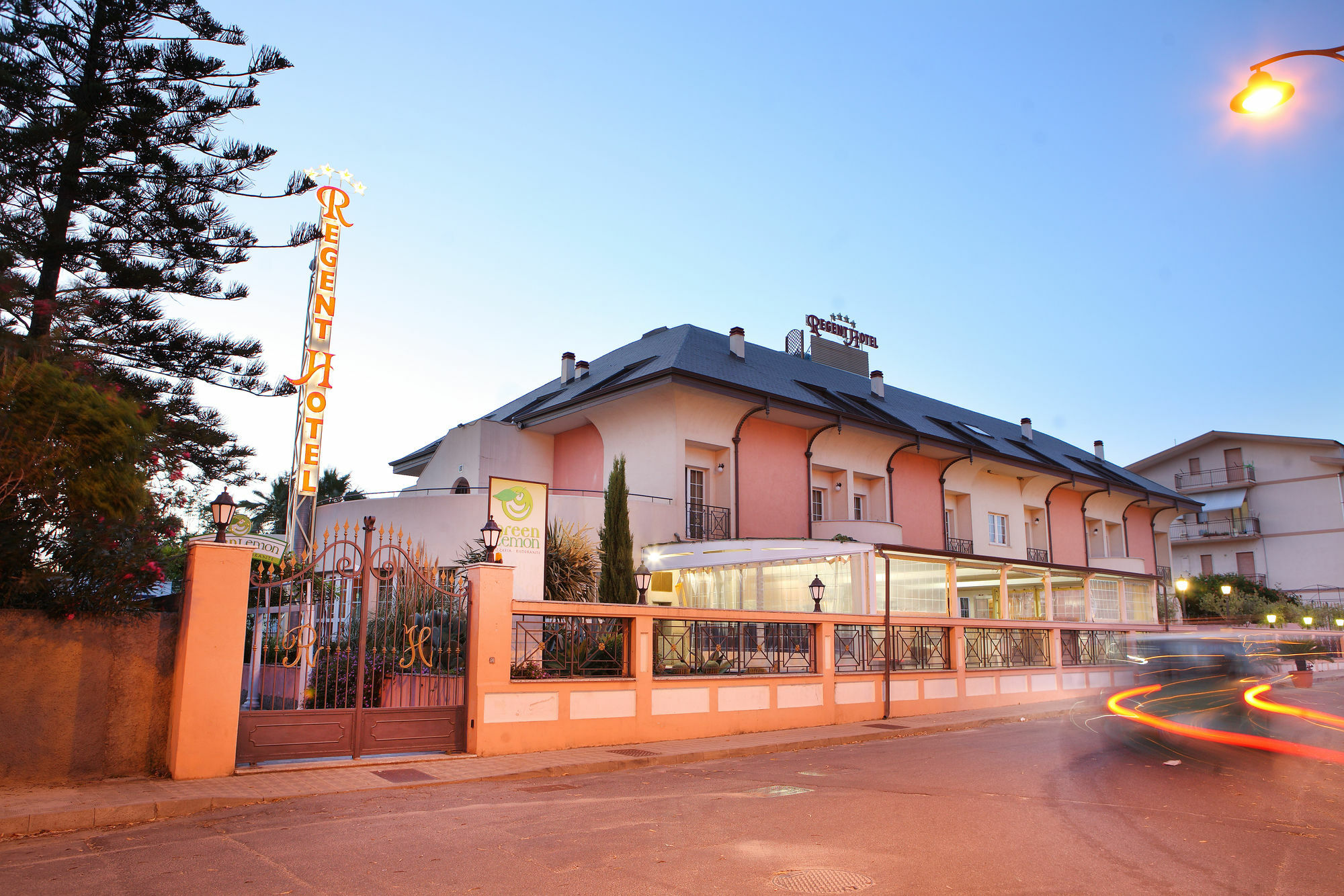 Regent Beach Hotel & Apartments Reggio di Calabria Buitenkant foto