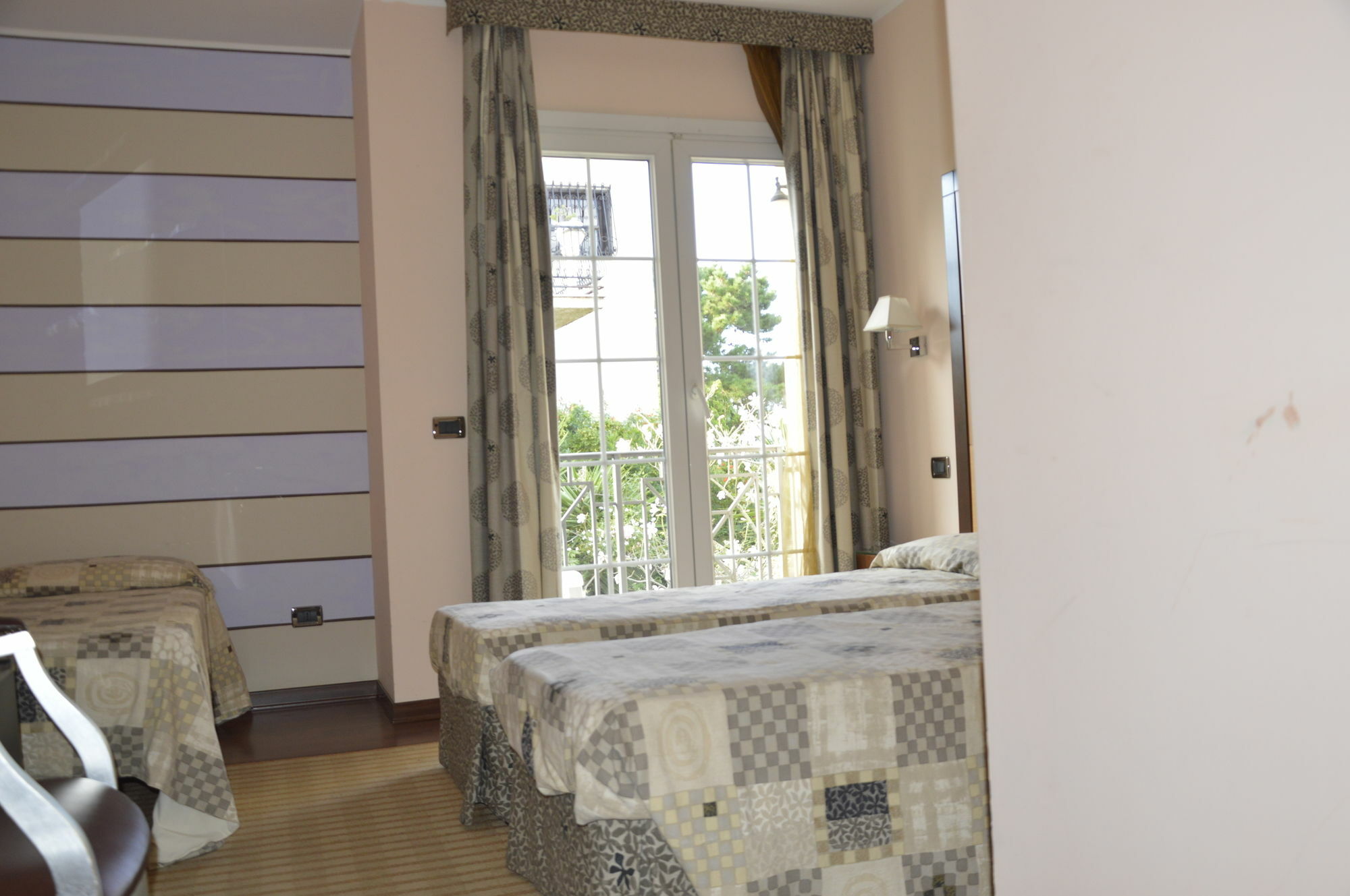 Regent Beach Hotel & Apartments Reggio di Calabria Buitenkant foto