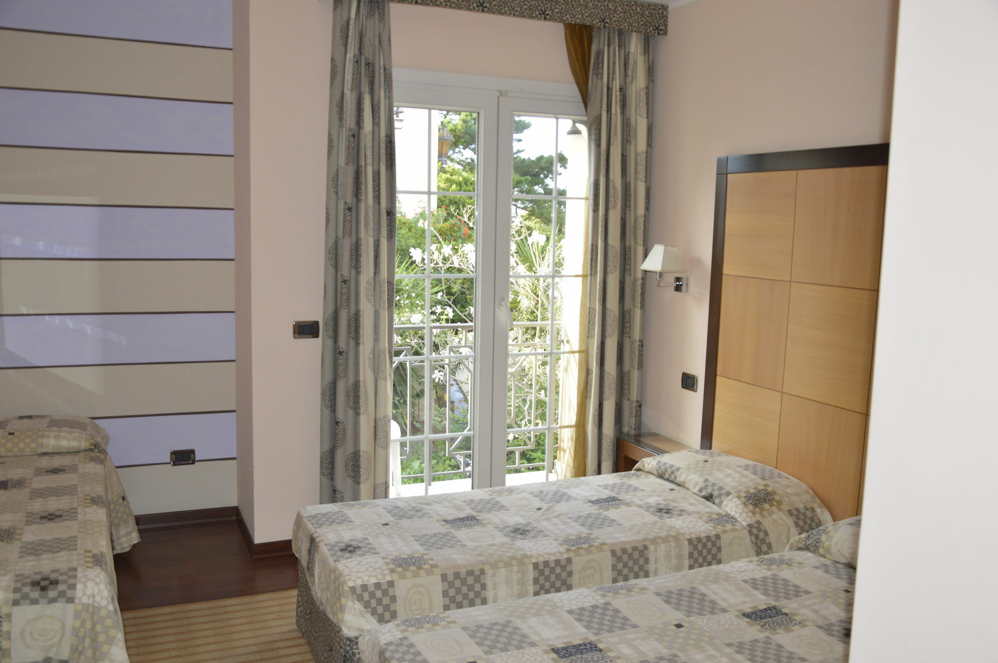 Regent Beach Hotel & Apartments Reggio di Calabria Buitenkant foto